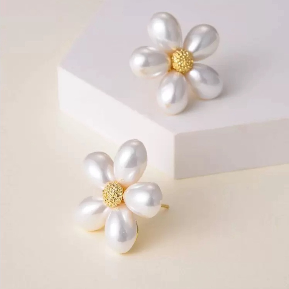 Pearl Flower Earrings